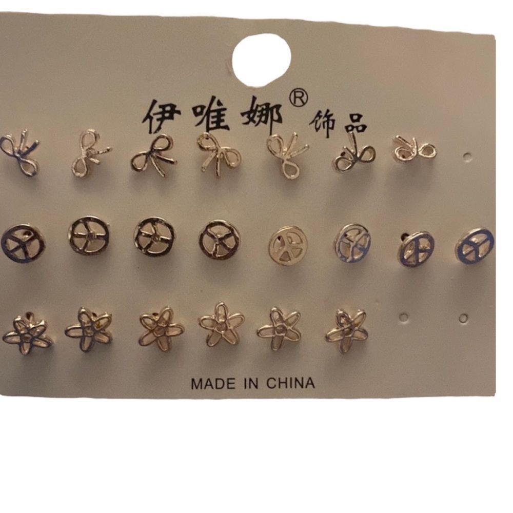 NWT Gold Plated Fashion Jewelry Stud Earring Set